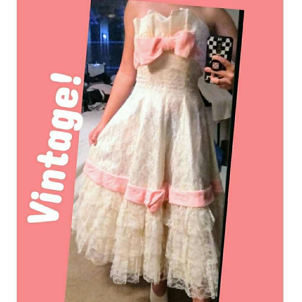 ❗VINTAGE ❗Cute Lace Dress!